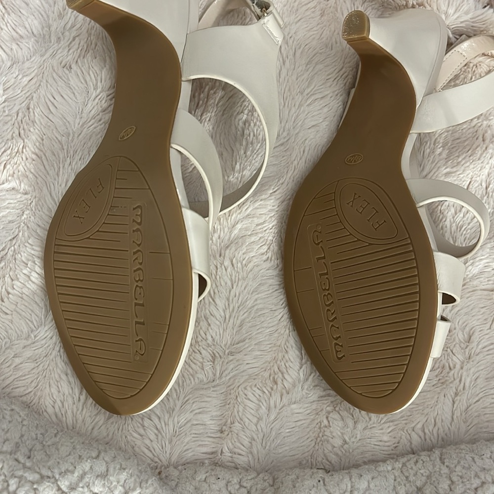 Marbella Cream Strappy Sandals Size 8.5 with Velcro Closure 3 Inch Heel - Picture 10 of 11